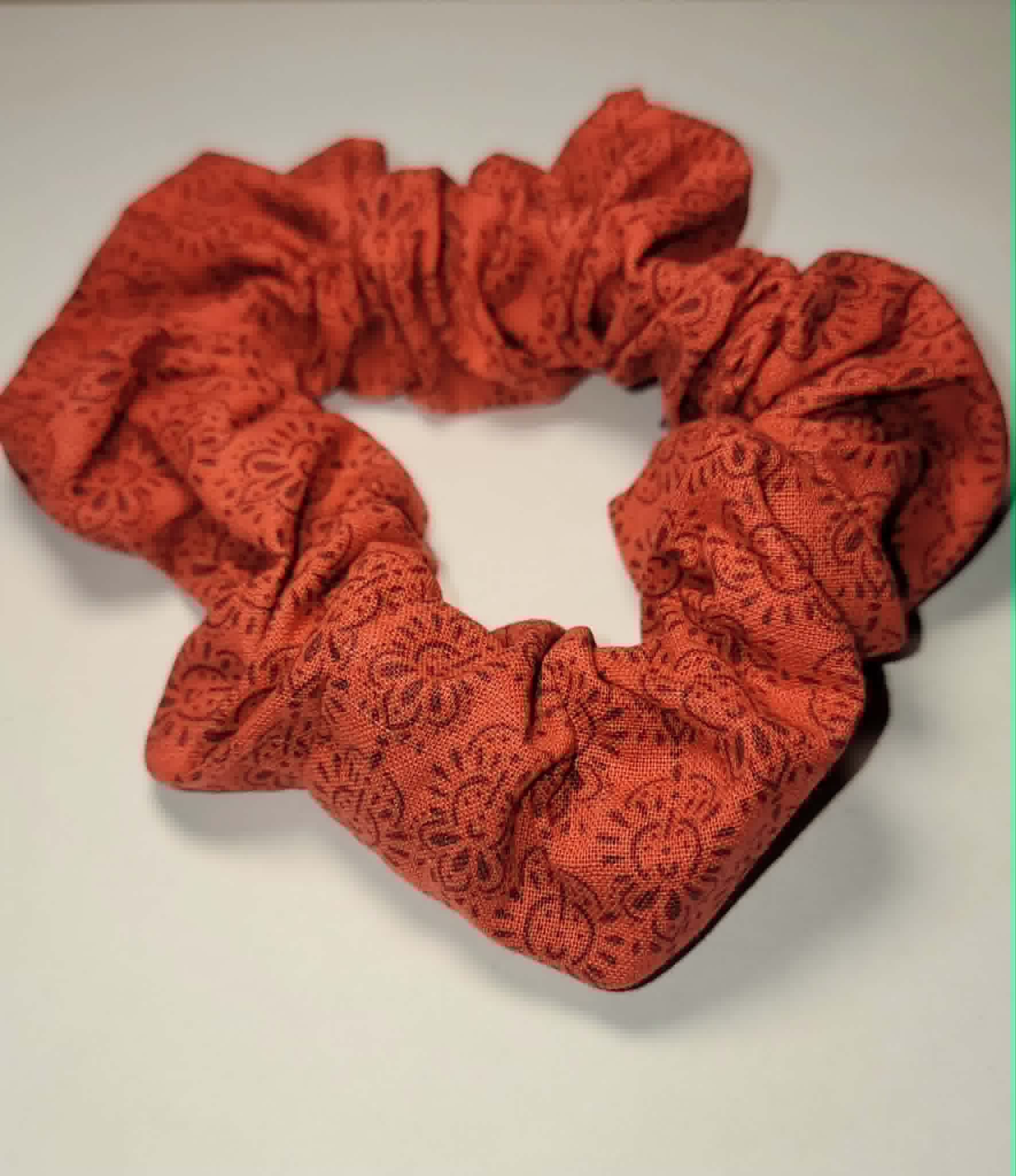 Cinnamon Lace Charm